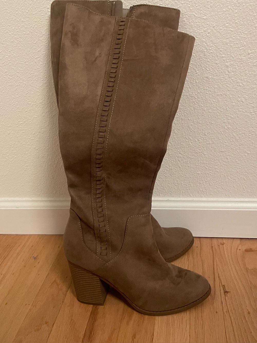 Brown suede knee-high boots with a 3-inch heel, size US 7.5